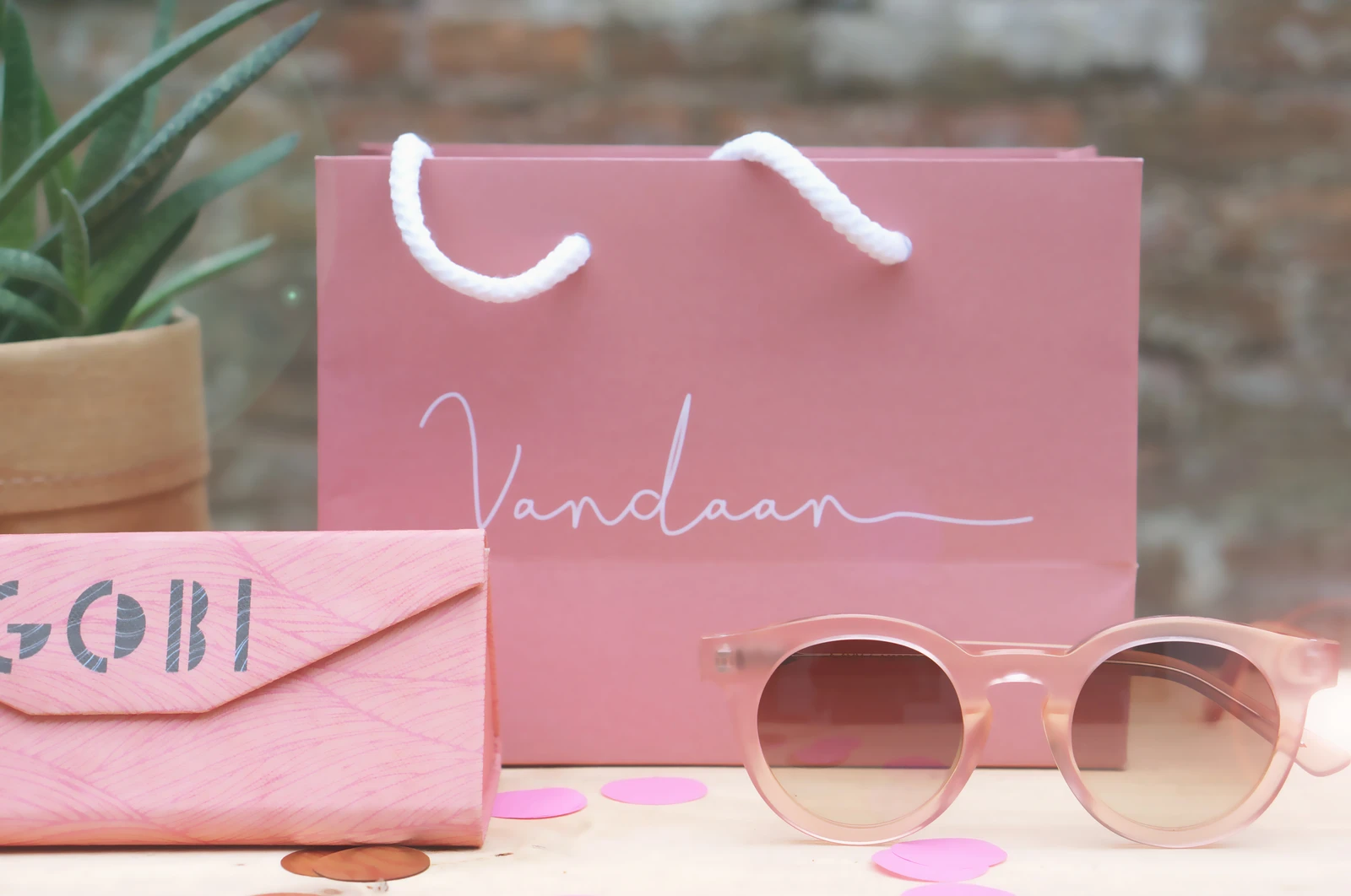 VANDAAN